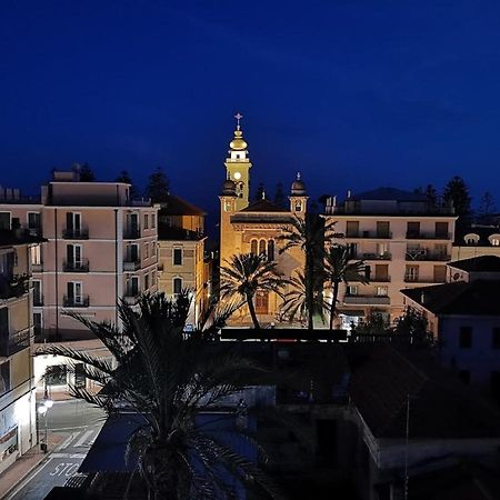 Casa Margherita, Centrale A Due Passi Dal Mare Bordighera Bagian luar foto