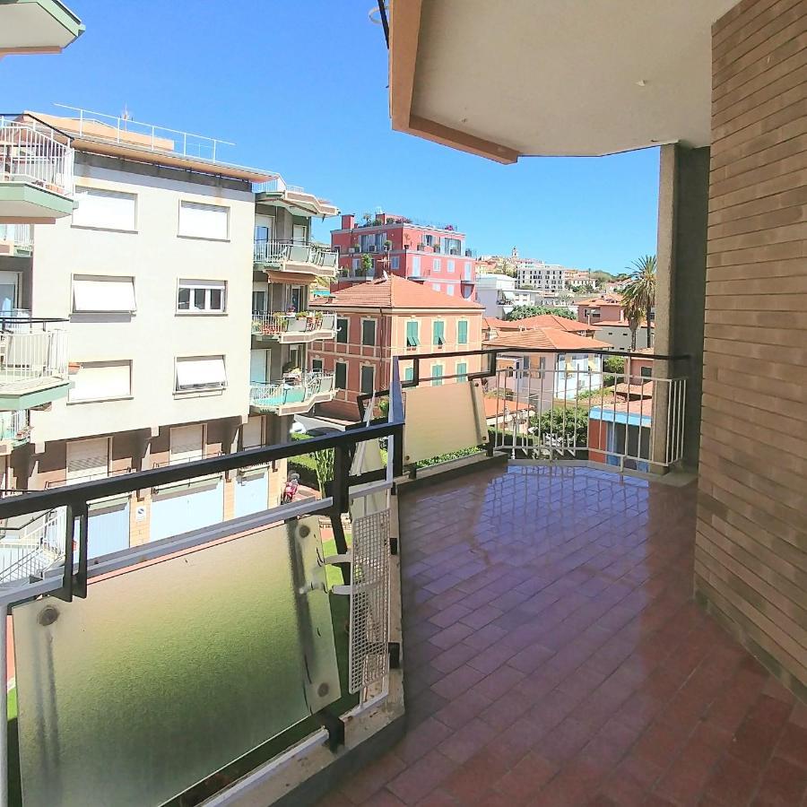 Casa Margherita, Centrale A Due Passi Dal Mare Bordighera Bagian luar foto