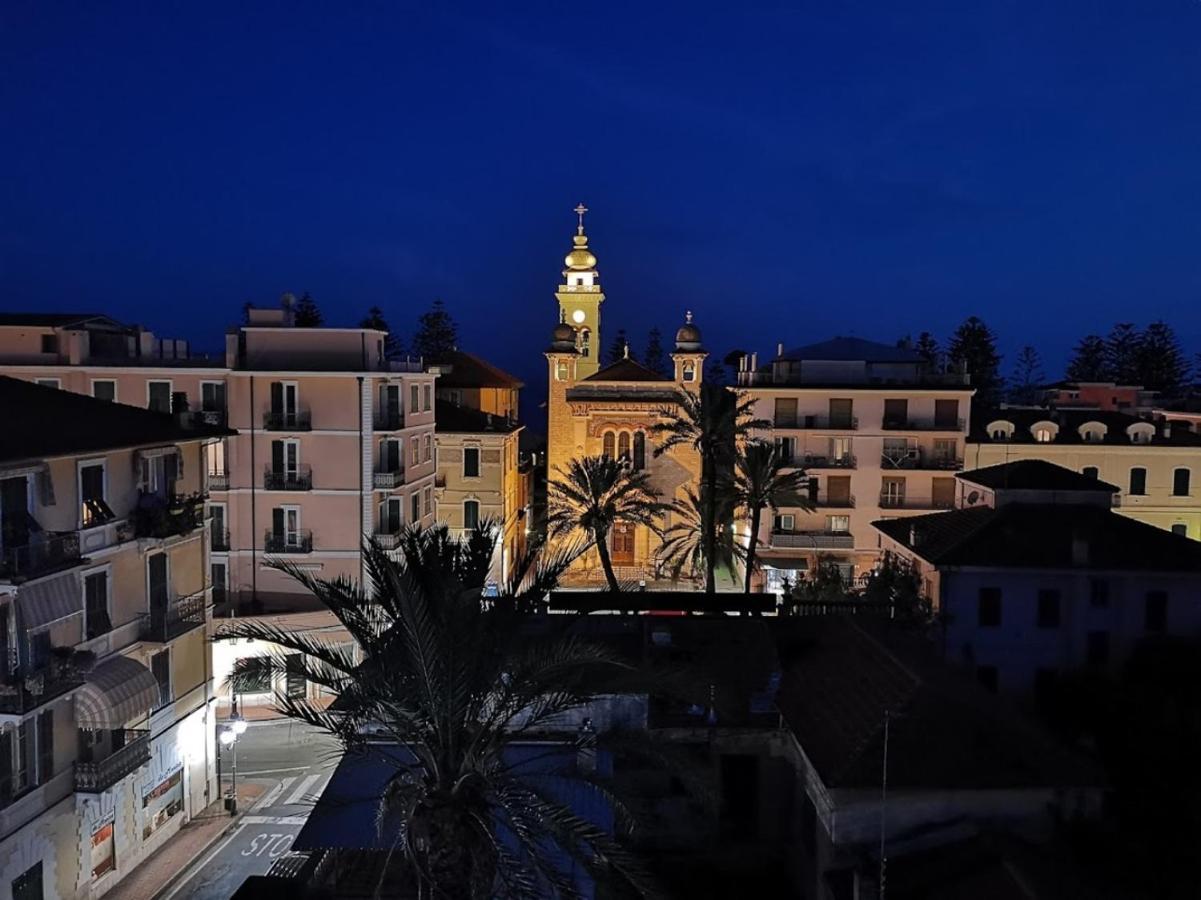 Casa Margherita, Centrale A Due Passi Dal Mare Bordighera Bagian luar foto